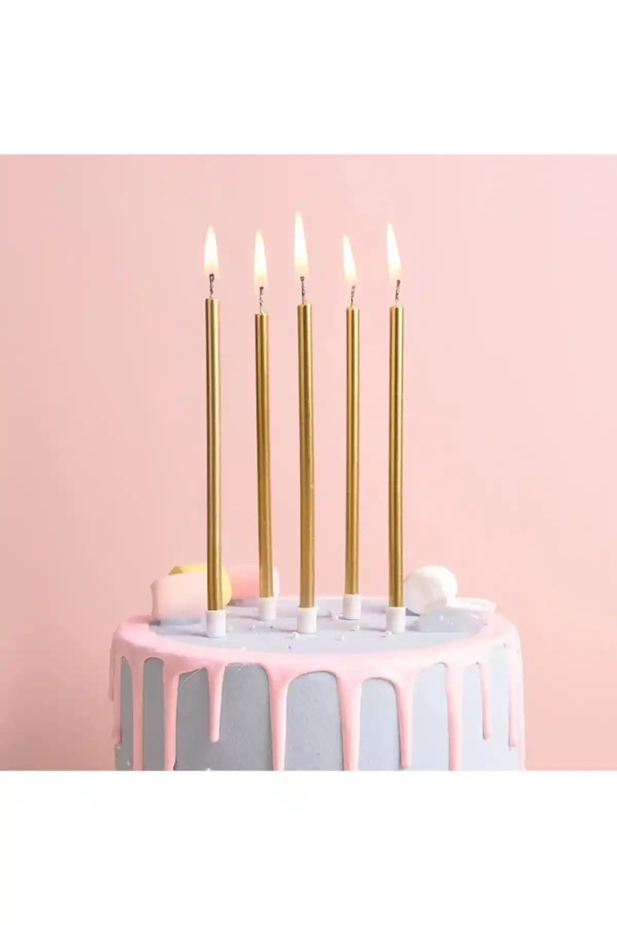Huzur Party Store 14 cm Gold Varaklı Mum: Şık ve Zarif Doğum Günü Dekorasyonu İçin Ideal