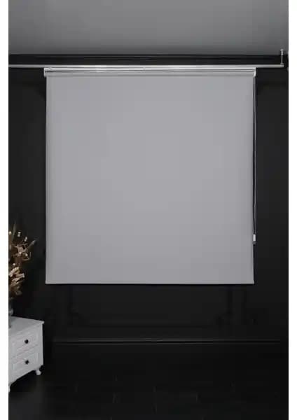 Venassa Mat Stor Güneşlik Perde: Modern ve Şık Tasarımla Güneşi Kontrol Altına Alın