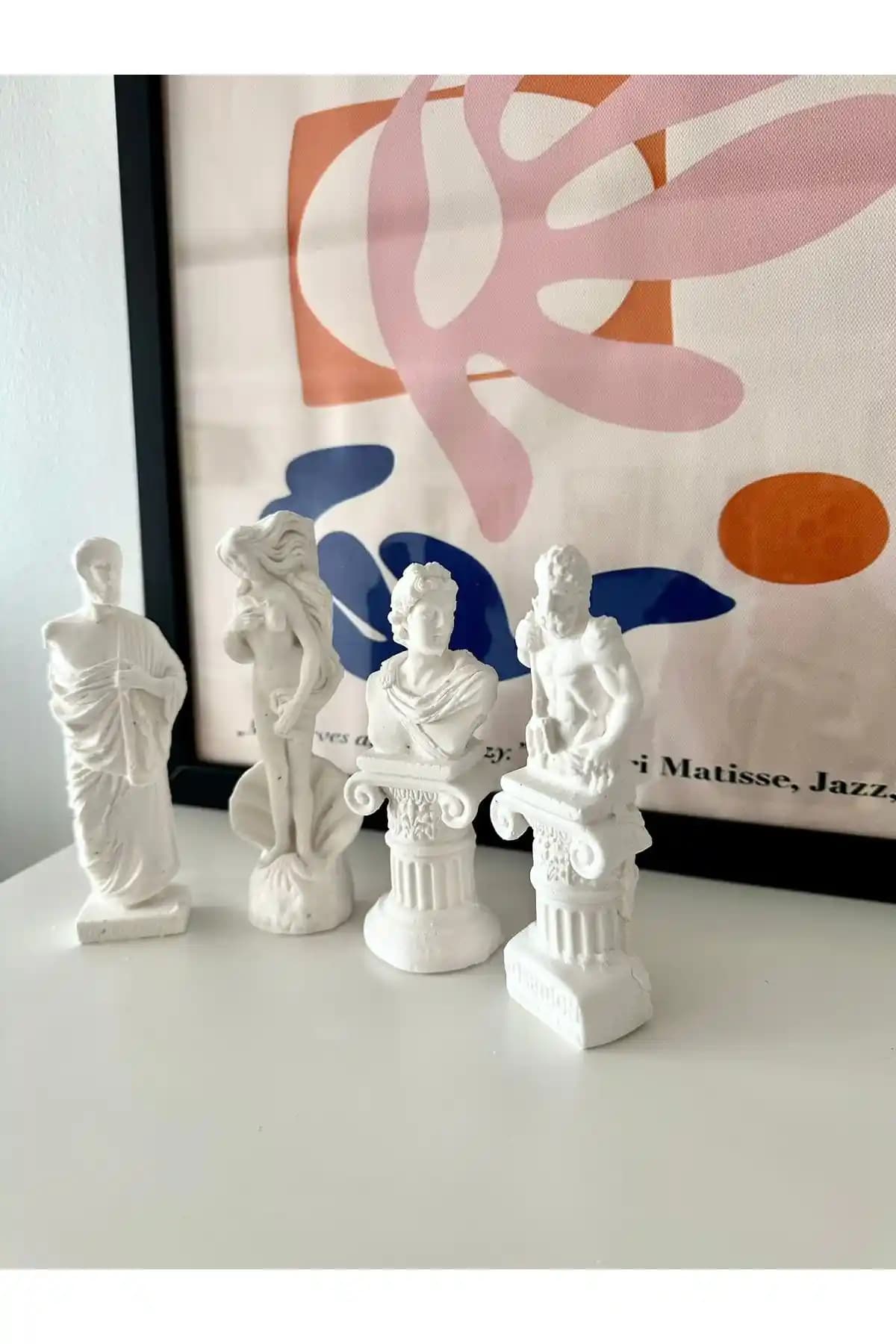 Alcstore Yunan Heykel 4'lü Set: Estetik ve Dayanıklı Dekorasyon Parçası